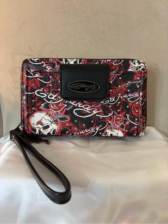 Ed Hardy Handbags - NWOT Ed Hardy Red & Black Signature Skull Wristlet Wallet